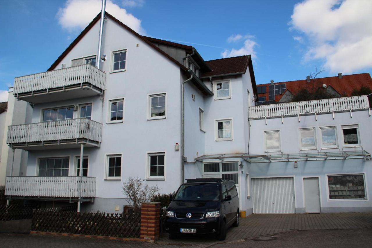 Ferienwohnung Mit 4 Schlafzimmer Fuer 2 Bis 9 Gaeste----Apartment With 4 Bedrooms For 2 To 9 Guests Нюрнберг Экстерьер фото